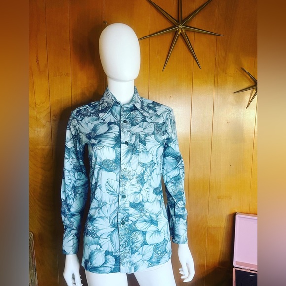 Vintage Dagger Collar Button Down - Picture 3 of 4